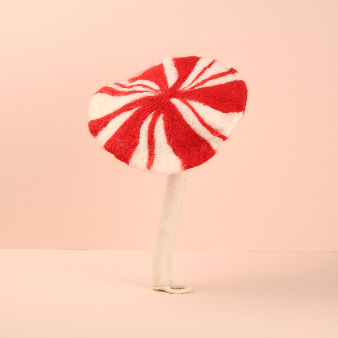 Meg – Outré Gallery